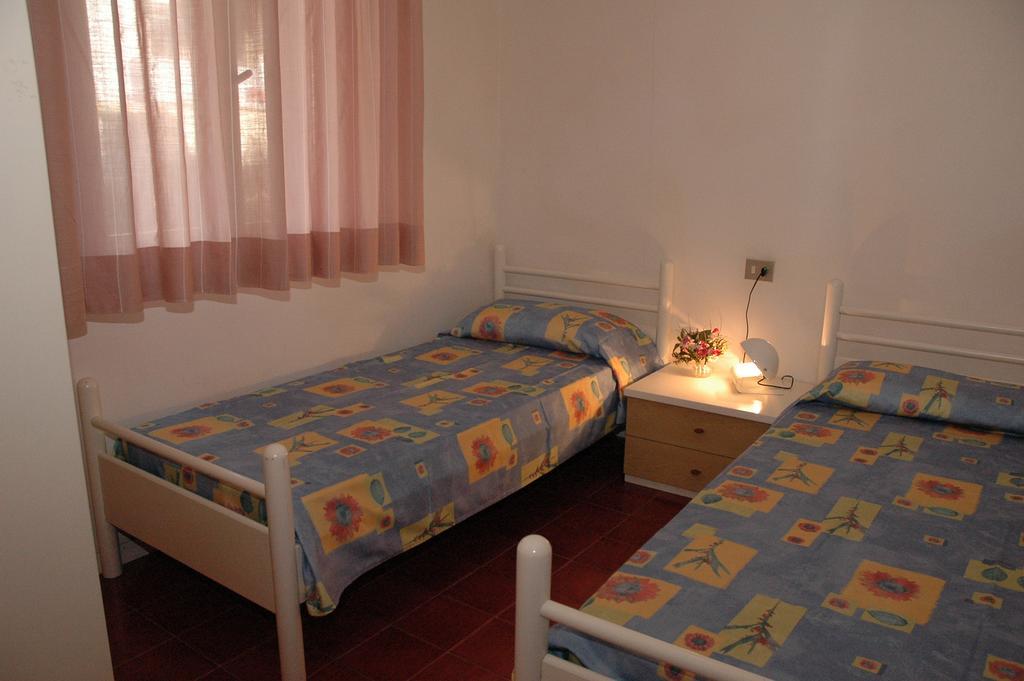 Appartamenti Vacanza Albatros Ліньяно-Сабб'ядоро Екстер'єр фото
