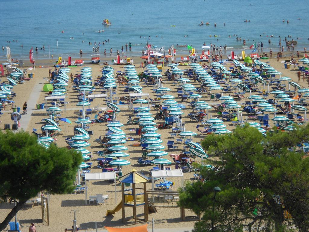 Appartamenti Vacanza Albatros Ліньяно-Сабб'ядоро Екстер'єр фото